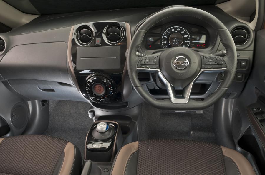 Торпедо Nissan Note e-POWER (E12) 2016 года  (JP) (фото 13 из 13)